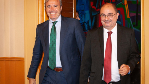 El socialista Javier Lambán y el popular Jorge Azcón, los principales candidatos a presidir el Gobierno de Aragón, en una imagen de archivo