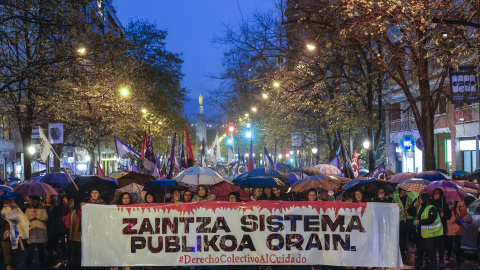 Miles de personas se han manifestado este jueves 30 de noviembre de 2023 por las calles de Bilbao convocadas por el movimiento feminista y los sindicatos ELA, LAB, STEILAS, ESK, EHNE, ETXALDE, CGT e HIRU.