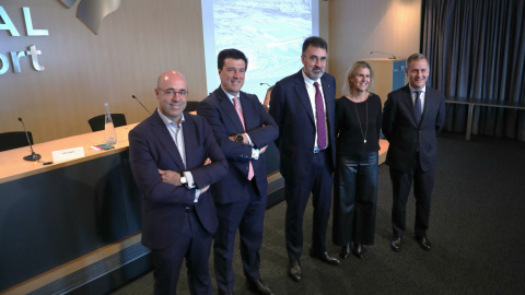 Representants de Merlin, el Port de Barcelona i Cilsa, durant la presentació del projecte.