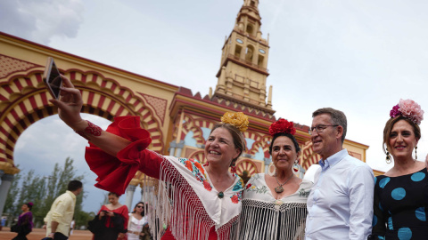 El presidente del PP, Alberto Núñez Feijóo, en la Feria de Córdoba.