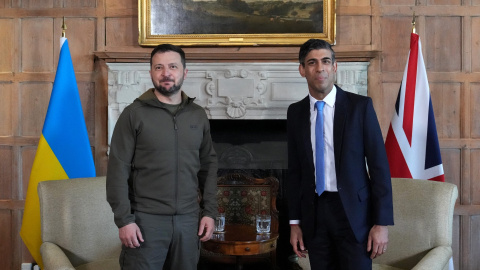 Foto de archivo de Volodímir Zelenski, con el primer ministro británico, Rishi Sunak.