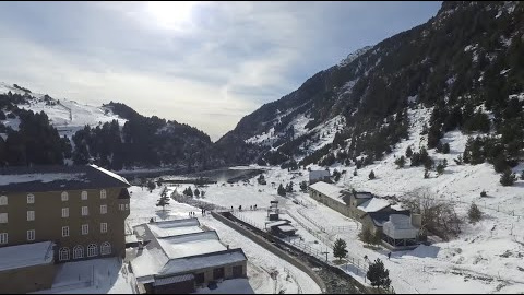 Puja a la Vall de Núria… amb neu?