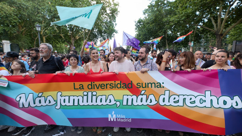 Varias personas con una pancarta durante la manifestación del Orgullo LGTBI+ 2023, a 1 de julio de 2023, en Madrid.