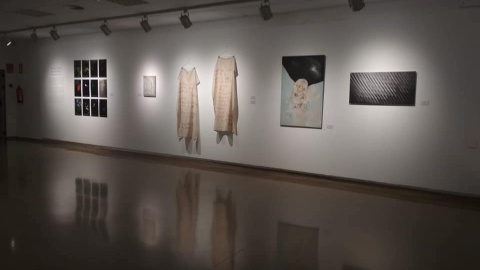 Muestra de una exposición a cargo de la Asociación Blanco, Negro y Magenta.