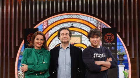 Los presentadores de 'MasterChef' posan en la presentación de la undécima edición del programa, a 21 de marzo de 2023.