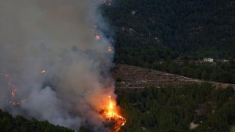 Un incendio en el municipio alicantino de Tàrbena arrasa casi 700 hectáreas