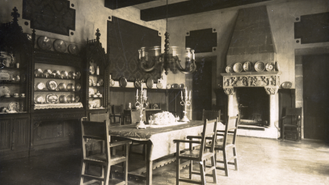 Interior del Pazo de Meirás (1905 a 1915). Fondo Real Academia Galega (RAG)