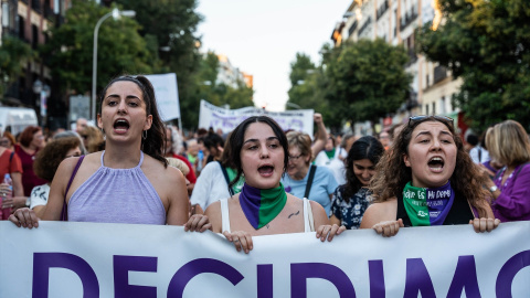 Decenas de personas marchan en la manifestación por el Día de Acción Global por la despenalización del aborto, a 28 de septiembre de 2023, en Madrid (España).