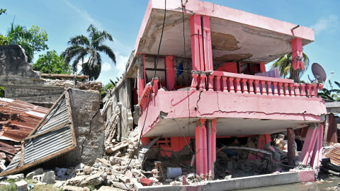 Vista de los daños en edificaciones de Puerto Príncipe por el terremoto que afecto a Haiti de magnitud 7,2 en la escala de Richter y dejó al menos 304 muertos y cuantiosos daños materiales. — Duples Plymouth / EFE