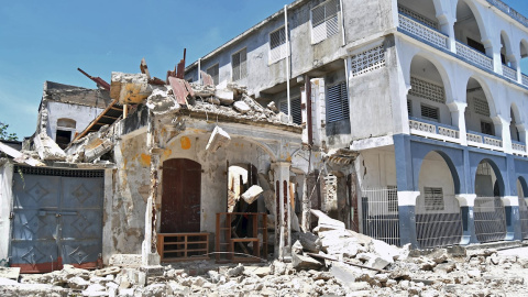 Vista de los daños en edificaciones de Puerto Príncipe por el terremoto que afecto a Haiti de magnitud 7,2 en la escala de Richter y dejó al menos 304 muertos y cuantiosos daños materiales. EFE/ Duples Plymouth