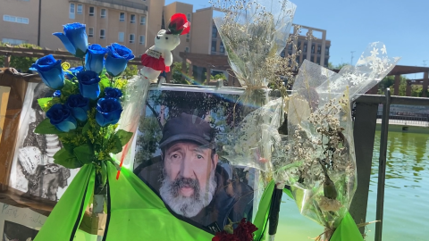 Fotografía de Patxi en el parque Cuartel Huertas en Móstoles. Patxi fue una de las personas que desahuciaron del edificio La Dignidad y que falleció el pasado 17 de abril de 2024.