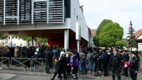 Un hombre agrede con un cuchillo a dos niñas en una escuela de Francia y otra compañera muere tras un infarto