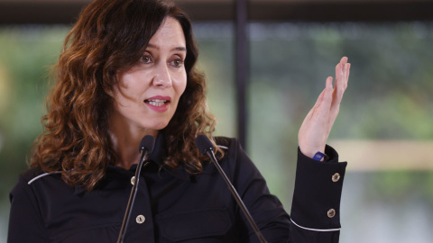 La presidenta de la Comunidad de Madrid, Isabel Díaz Ayuso, este martes en Bilbao, donde ha afirmado sobre la investigación a su novio que "todas las instituciones del Estado van contra un ciudadano por estar relacionado con un adversario político, a l