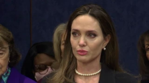 Angelina Jolie pide en el Senado de EEUU que se renueve la ley de violencia contra la mujer