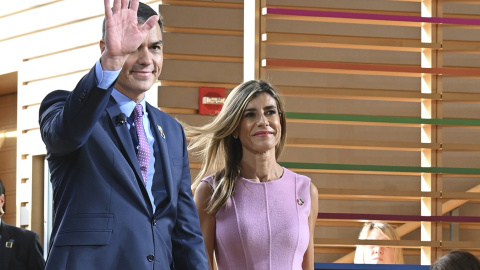 El presidente del Gobierno, Pedro Sánchez y su esposa, Begoña Gómez.