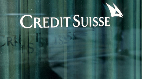 El logo de Credit Suisse en una oficina en Ginebra (Suiza). REUTERS/Denis Balibouse