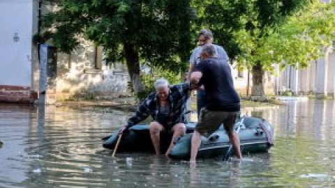 La destrucción de la presa de Kajovka enfanga la contraofensiva ucraniana