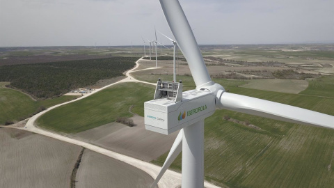 Vista de los aerogeneradores del complejo eólico Herrera II de Iberdrola, en la provincia de Burgos.