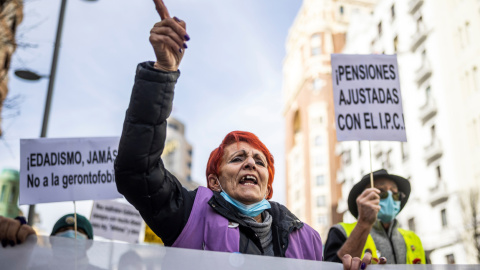 12/02/2022 Manifestación convocada por la Coordinadora Estatal por la Defensa del Sistema Público de Pensiones y otros colectivos, este sábado por el centro de Madrid