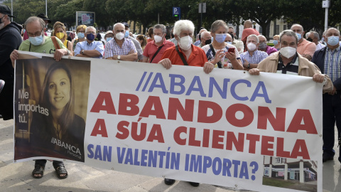 Protesta contra Abanca en San Valentín, en Ferrol.