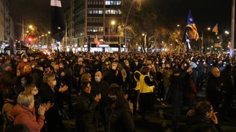 12/02/2022 - Centenars de persones han tornat a tallar la Meridiana aquest dissabte, el primer sense l'autorització d'Interior.