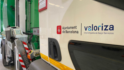 Un camión de Valoriza para el servicio de recogida de basuras en Barcelona.