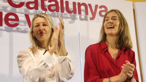 La vicepresidenta del Gobierno español, Yolanda Diaz, con la candidata de Comuns Sumar a la Generalitat, Jéssica Albiach el 28 de abril de 2024, en L' Hospitalet de Llobregat.