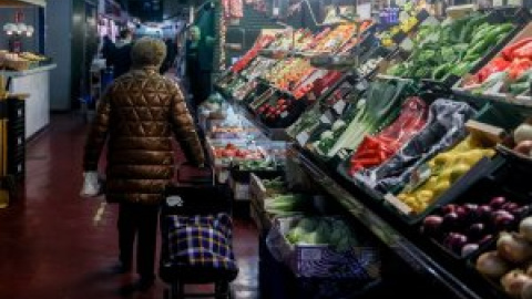 La mitad de la población en España ha recortado gastos en alimentación y energía debido a la inflación