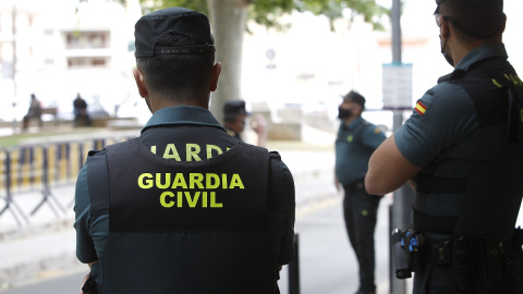 Imagen de archivo de dos agentes de Guardia Civil