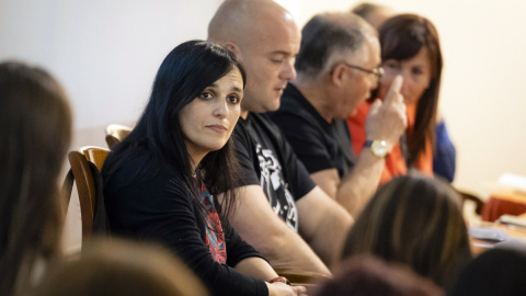 La líder de la formación independentista de extrema derecha Aliança Catalana, Silvia Orriols, ganadora de las elecciones locales en la localidad de Ripoll (Girona), durante el pleno constitivo del Ayuntamiento de Ripoll