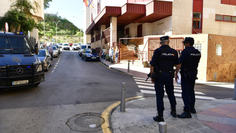 Dos agentes de Policía Nacional en una foto de archivo.