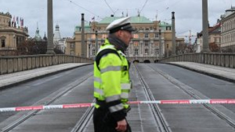 Al menos 15 muertos y decenas de heridos en un tiroteo en el centro de Praga