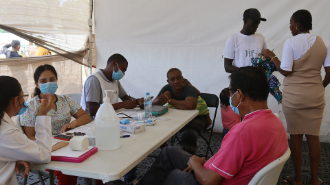 12/06/2023- Varios migrantes reciben atención medica, el 12 de junio de 2023, en Tapachula, en el estado de Chiapas (México).