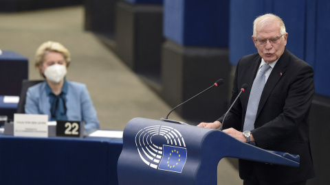 El Alto Representante de la Unión Europea para Asuntos Exteriores y Política de Seguridad, Josep Borrell, habla en un debate sobre la seguridad europea y la amenaza militar de Rusia contra Ucrania, a 16 de febrero de 2022.