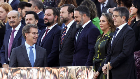 El líder del PP, Alberto Núñez Feijóo y el líder de Vox, Santiago Abascal, en Madrid, a 12 de octubre de 2023.