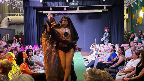 Traje drag de 'la Virgen de Logroño' con motivo de los actos del Orgullo, a 20 de junio de 2023.