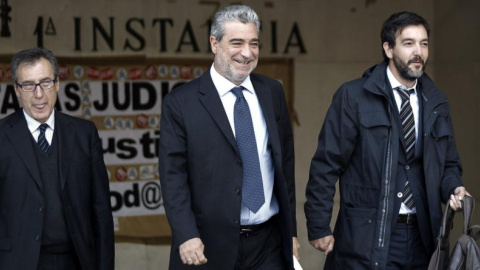 Miguel Ángel Rodríguez (c) a la salida de los Juzgados de plaza de Castilla. (EFE)