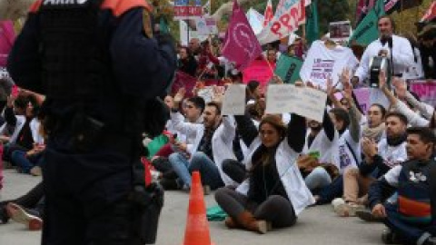 Malestar por el nuevo convenio de salud y por la falta de profesionales entre los sanitarios en Catalunya