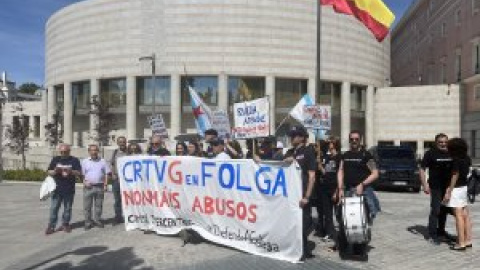 Los trabajadores de la tele pública gallega protestan en Madrid contra la manipulación: "Feijóo es el responsable"