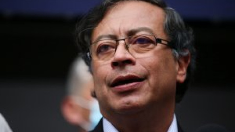 El senador Gustavo Petro es el dirigente político mejor valorado en Colombia