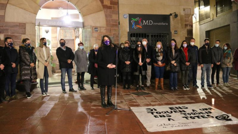 La consellera d'Igualtat i Feminismes, Tània Verge, intervé durant una concentració contra la mort d'una veïna de Martorell a mans de la seva parella.