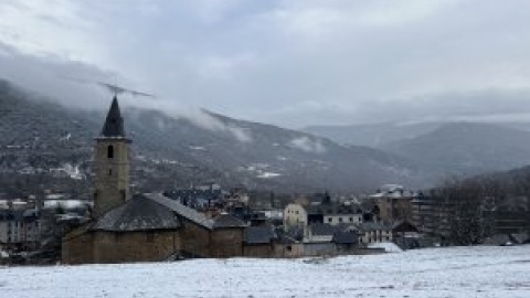 La neu arriba a cotes per sota dels 600 metres al Pirineu i Prepirineu però sense gruixos importats