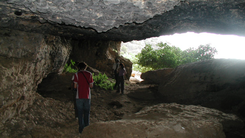 11/1/24. La imagen muestra los añadidos de cemento construidos en el interior del principal yacimiento del neolítico en la península ibérica.