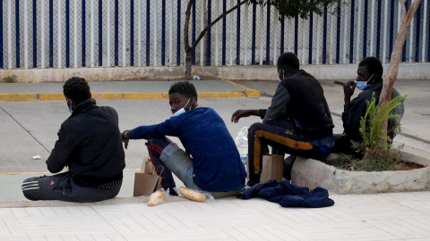 Un grupo reducido de migrantes consigue saltar la valla de Melilla