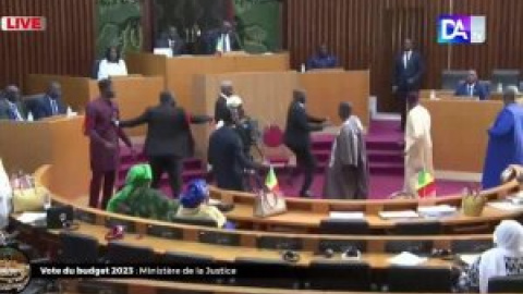 Se desata una pelea a golpes en el Parlamento de Senegal