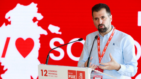 El secretario general del PSOE de Castilla y León, Luis Tudanca, en el XII Congreso Provincial del PSOE de Burgos, en el Fórum Evolución, a 19 de diciembre de 2021, en Burgos, Castilla y León.