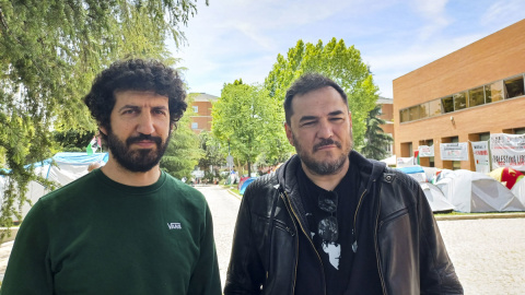 Los cantautores Marwan e Ismael Serrano se han sumado a la acampada a favor de Palestina en Universidad Complutense.