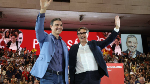 Pedro Sánchez i Salvador Illa en l'acte de tancament de campanya del PSC.