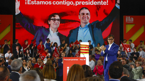 El primer secretario del PSC y candidato a presidente de la Generalitat, Salvador Illa, en el primer acto de campaña en Sabadell, a 25 de abril de 2024.