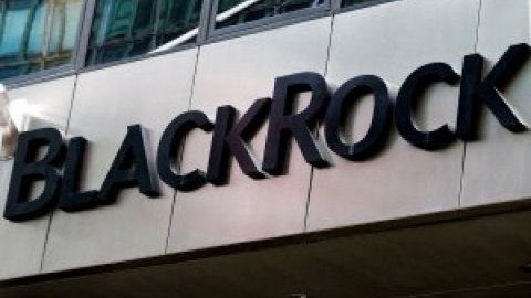 BlackRock, el fondo con intereses en medios e industria armamentista, se embolsa 700 millones del Ibex